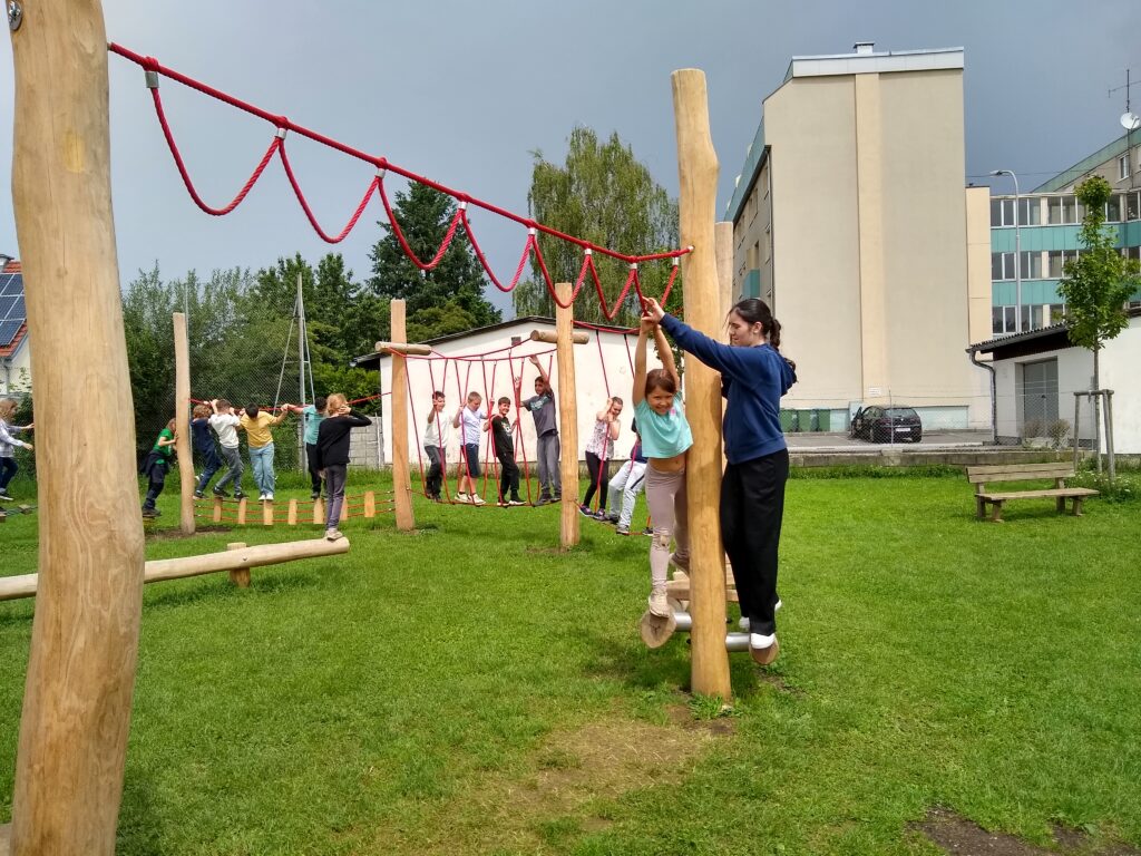 4D Spaß am Klettergerüst